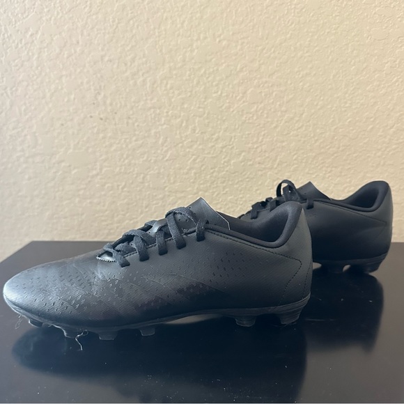 Youth/Kids Adidas Predator Accuracy Firm Ground Soccer Cleats - Picture 6 of 7